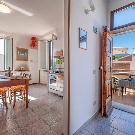 Aethalia - A 300mt Dal Mare 마리나디캄포