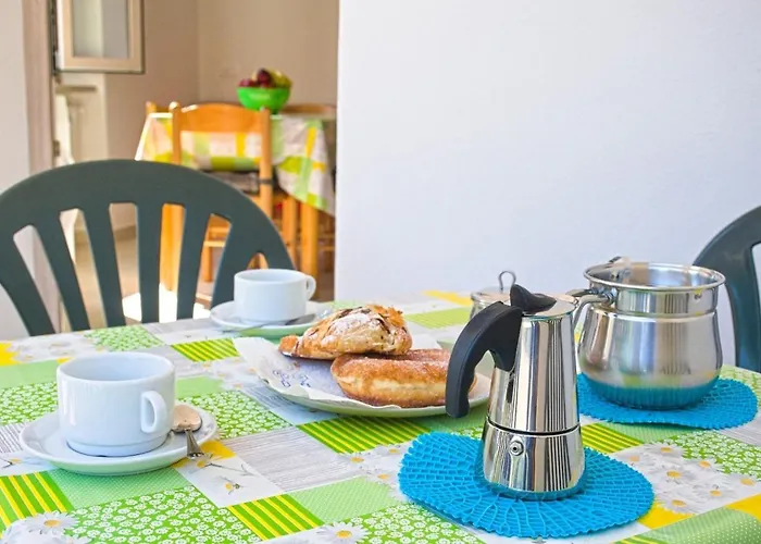 Aethalia - A 300mt Dal Mare *